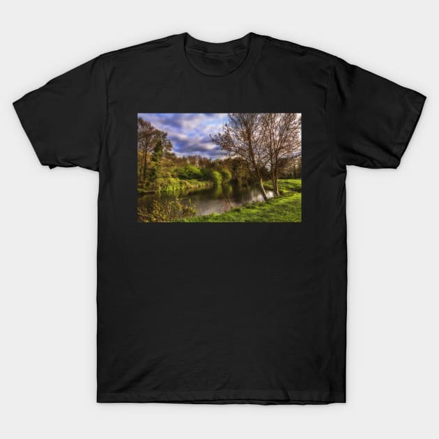 The River Kennet At Burghfield T-Shirt by IanWL